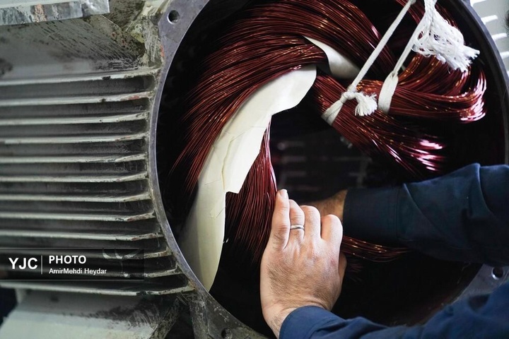 تلاش خستگی‌ناپذیر متخصصان داخلی برای روشنایی ایران