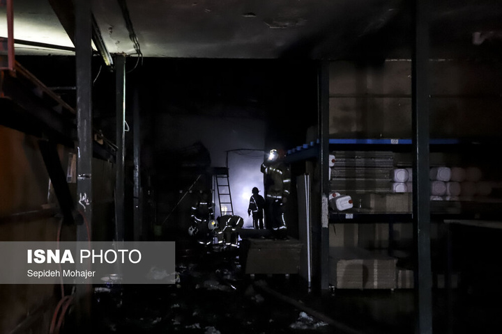 آتش‌سوزی انبار مبل - مشهد