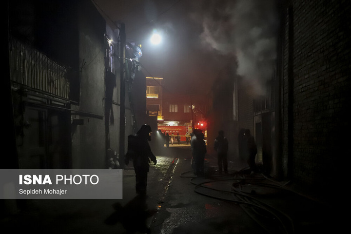 آتش‌سوزی انبار مبل - مشهد
