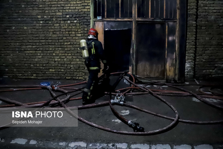آتش‌سوزی انبار مبل - مشهد