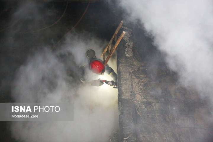 آتش‌سوزی انبار مبل - مشهد