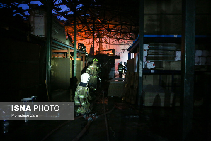 آتش‌سوزی انبار مبل - مشهد