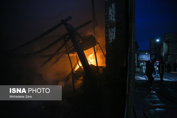 آتش‌سوزی انبار مبل - مشهد