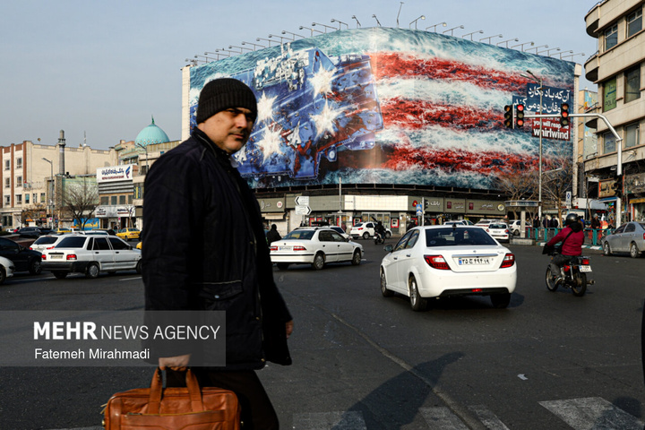 رونمایی از طرح جدید دیوارنگاره میدان انقلاب اسلامی
