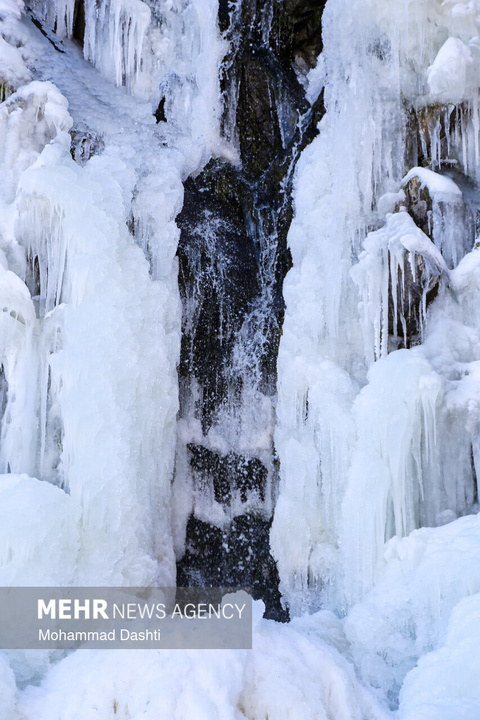 آبشار یخ زده «سردابه» اردبیل
