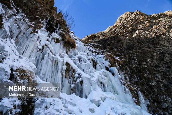آبشار یخ زده «سردابه» اردبیل
