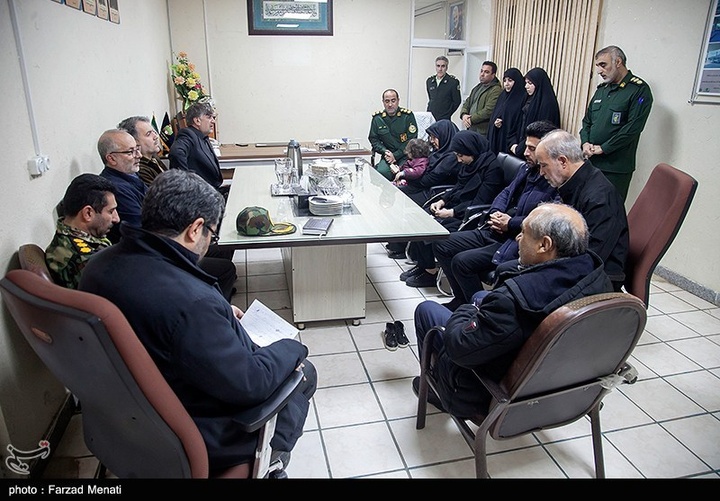 اهدای لباسهای شهیده ملینا اسدی به موزه دفاع مقدس-کرمانشاه