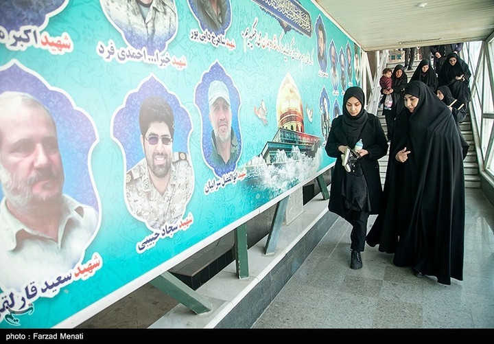 اهدای لباسهای شهیده ملینا اسدی به موزه دفاع مقدس-کرمانشاه