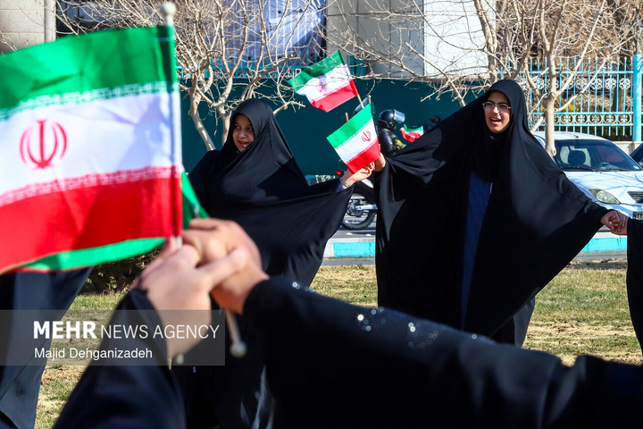 آئین اهتزاز پرچم مقدس جمهوری اسلامی ایران در یزد