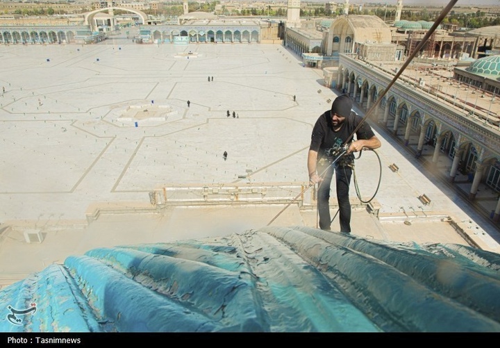 شستشوی گنبدهای مسجد مقدس جمکران