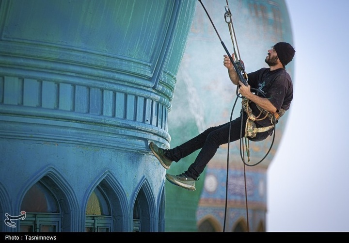 شستشوی گنبدهای مسجد مقدس جمکران