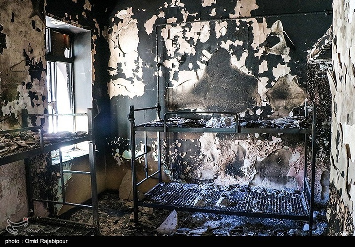 آثار حمله و آتش زدن حوزه علمیه رامسر توسط اغتشاشگران