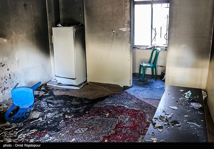 آثار حمله و آتش زدن حوزه علمیه رامسر توسط اغتشاشگران