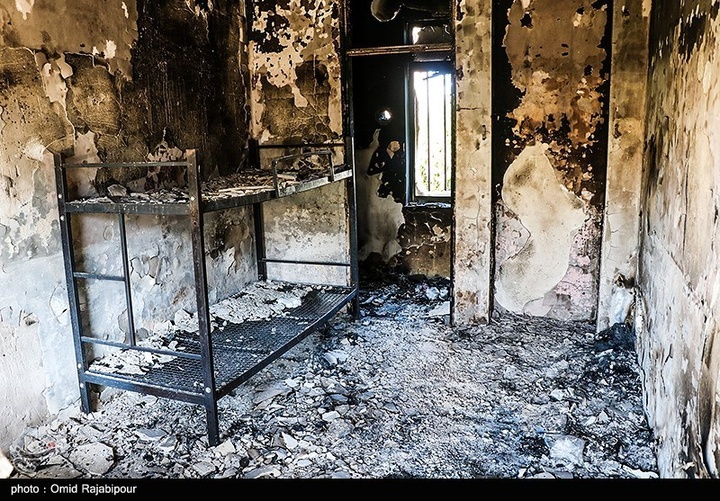 آثار حمله و آتش زدن حوزه علمیه رامسر توسط اغتشاشگران