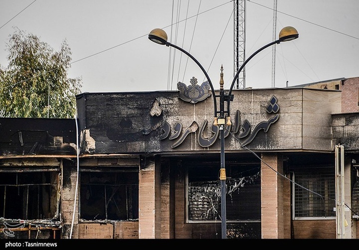 خسارات اغتشاشات اخیر به اماکن عمومی در مرودشت - فارس