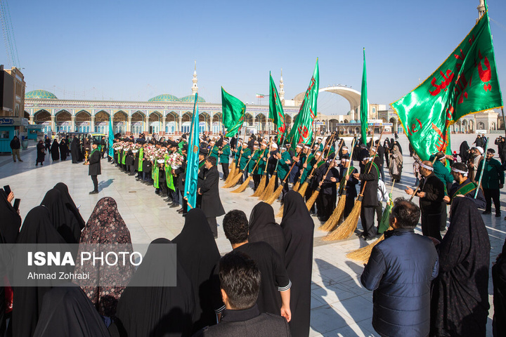 آیین جاروکشی خادمان مسجد مقدس جمکران