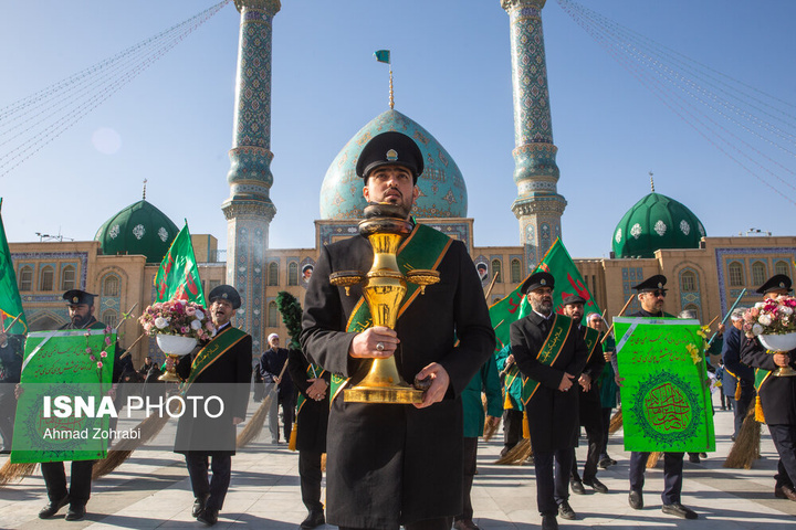 آیین جاروکشی خادمان مسجد مقدس جمکران