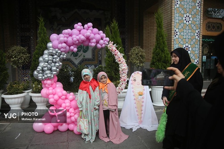 جشن تکلیف ۲ هزار دختر ۹ ساله در حرم کریمه اهل بیت سلام الله علیها