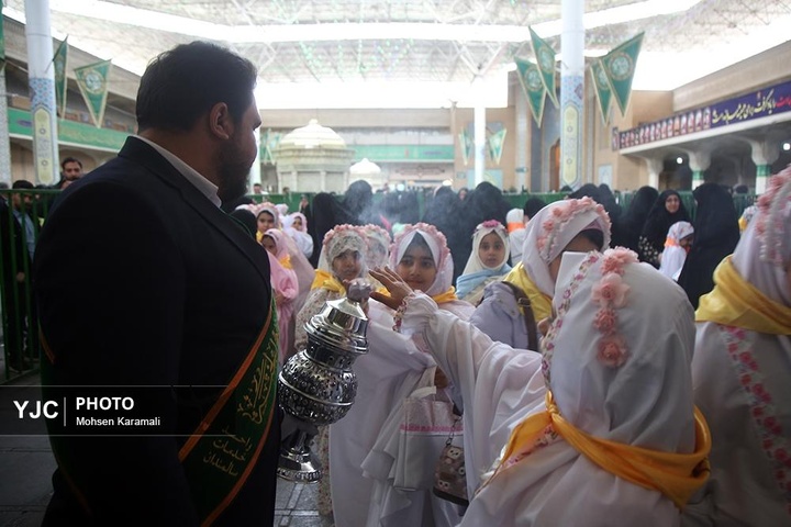 جشن تکلیف ۲ هزار دختر ۹ ساله در حرم کریمه اهل بیت سلام الله علیها