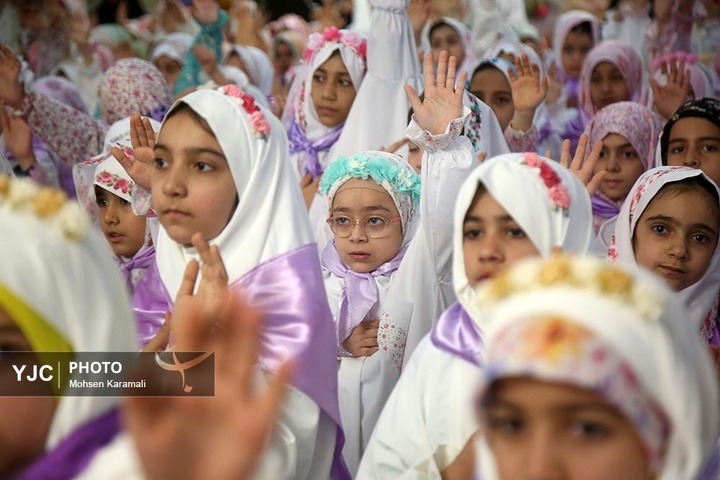 جشن تکلیف ۲ هزار دختر ۹ ساله در حرم کریمه اهل بیت سلام الله علیها