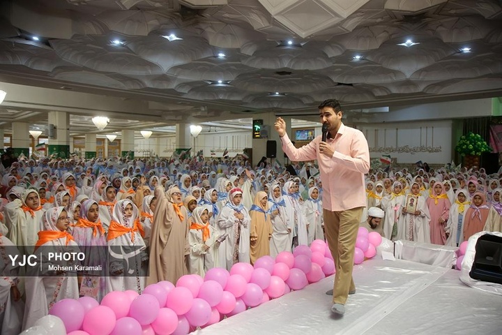 جشن تکلیف ۲ هزار دختر ۹ ساله در حرم کریمه اهل بیت سلام الله علیها