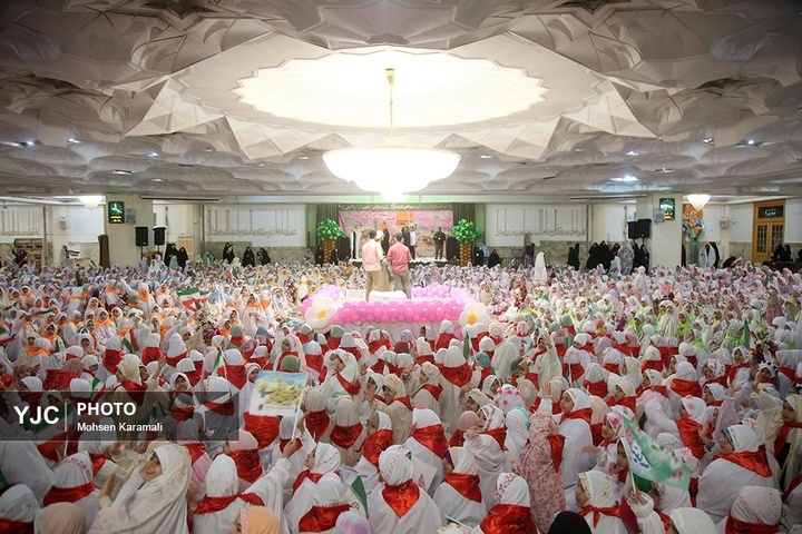 جشن تکلیف ۲ هزار دختر ۹ ساله در حرم کریمه اهل بیت سلام الله علیها
