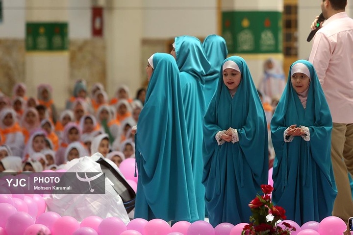 جشن تکلیف ۲ هزار دختر ۹ ساله در حرم کریمه اهل بیت سلام الله علیها