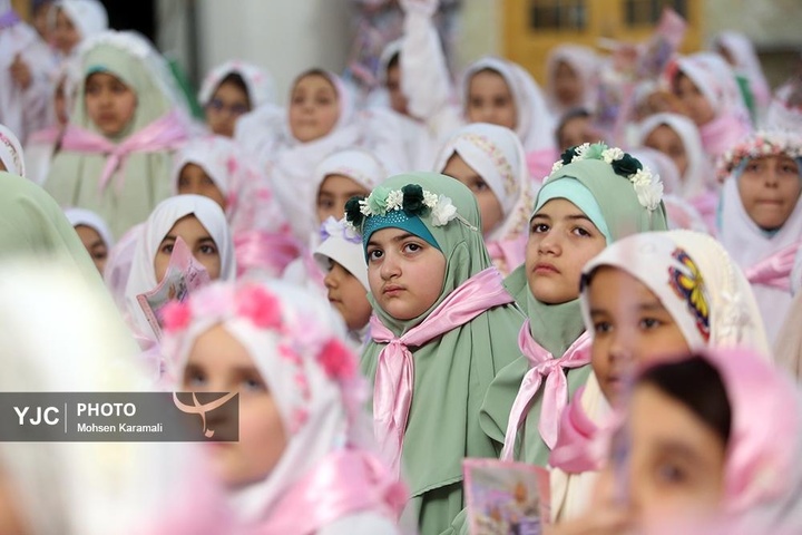 جشن تکلیف ۲ هزار دختر ۹ ساله در حرم کریمه اهل بیت سلام الله علیها
