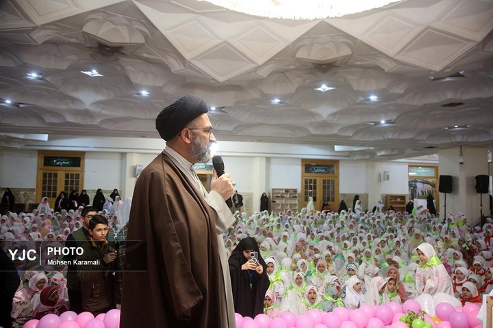 جشن تکلیف ۲ هزار دختر ۹ ساله در حرم کریمه اهل بیت سلام الله علیها