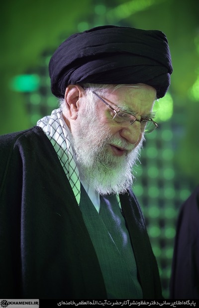 آغاز جشن‌های چهل‌وهفتمین سالگرد پیروزی انقلاب اسلامی با حضور حضرت آیت‌الله خامنه‌ای در حرم مطهر حضرت امام خمینی رحمه‌الله