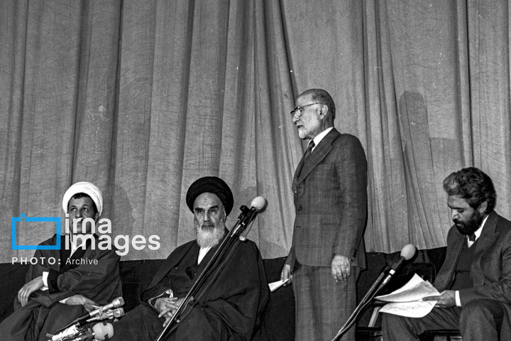 ۶ بهمن ۱۳۵۷؛ معارفه مهدی بازرگان به عنوان نخست وزیر