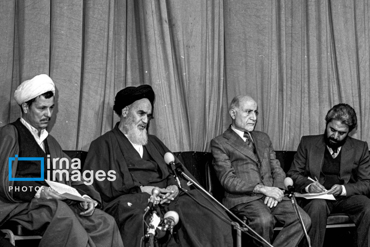 ۶ بهمن ۱۳۵۷؛ معارفه مهدی بازرگان به عنوان نخست وزیر