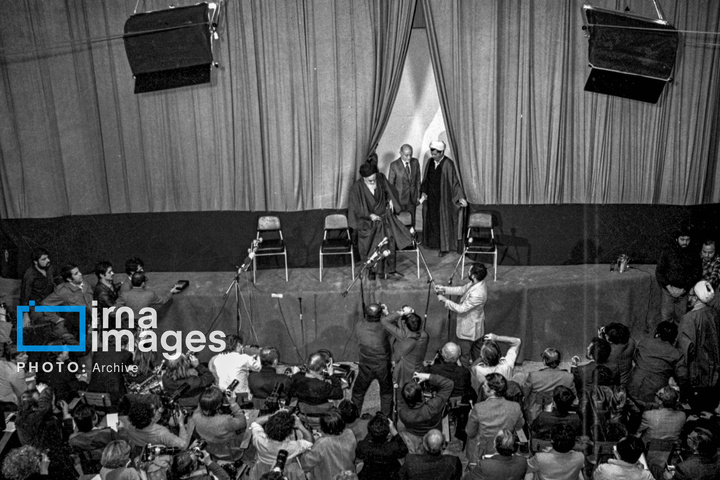 ۶ بهمن ۱۳۵۷؛ معارفه مهدی بازرگان به عنوان نخست وزیر