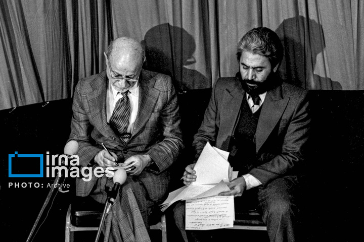 ۶ بهمن ۱۳۵۷؛ معارفه مهدی بازرگان به عنوان نخست وزیر