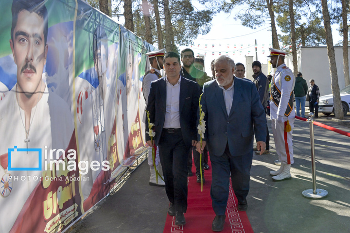 عطرافشانی و گلباران مزار شهدای ادیان توحیدی