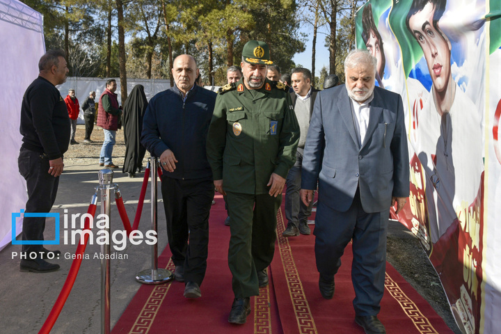 عطرافشانی و گلباران مزار شهدای ادیان توحیدی