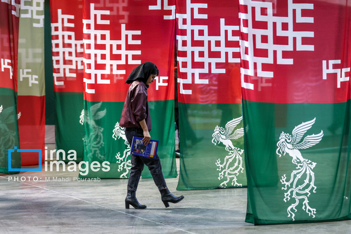 حاشیه‌های چهل‌وچهارمین جشنواره فیلم فجر