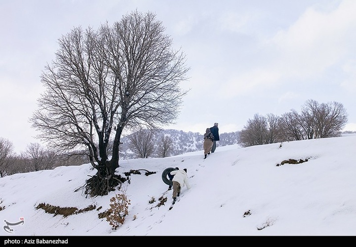 بارش برف در مناطق سردسیر خرم اباد