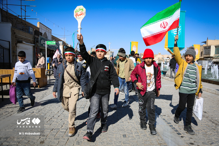بوم‌گردی انقلاب در یزد