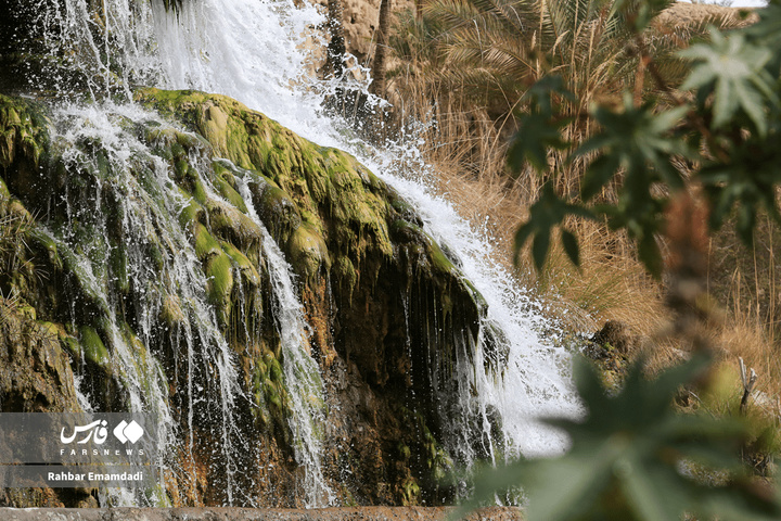 هوای بهاری آبشار تزرج هرمزگان در دل زمستان