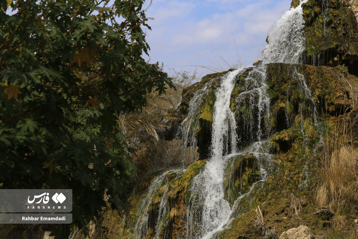 هوای بهاری آبشار تزرج هرمزگان در دل زمستان