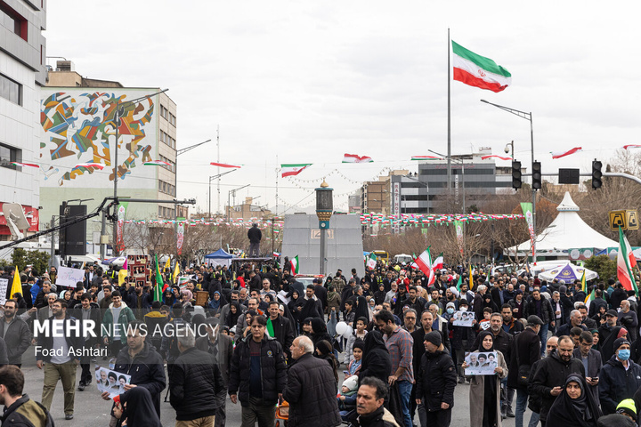 راهپیمایی ۲۲ بهمن در تهران - ۱