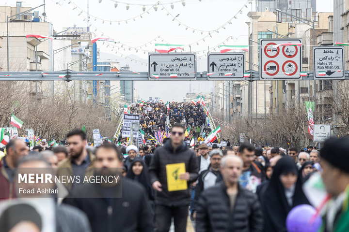 راهپیمایی ۲۲ بهمن در تهران - ۱