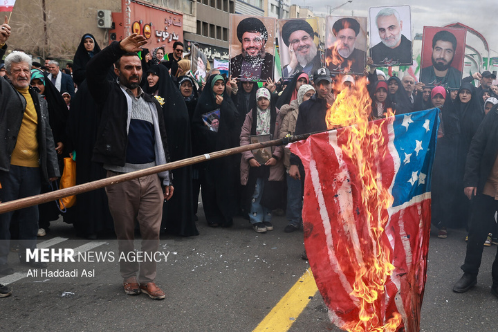 راهپیمایی ۲۲ بهمن در تهران - ۲