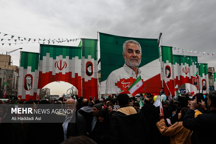 راهپیمایی ۲۲ بهمن در تهران - ۲