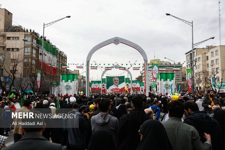 راهپیمایی ۲۲ بهمن در تهران - ۲