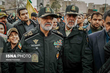 حضور جمعی از مسئولان در راهپیمایی ۲۲ بهمن - تهران