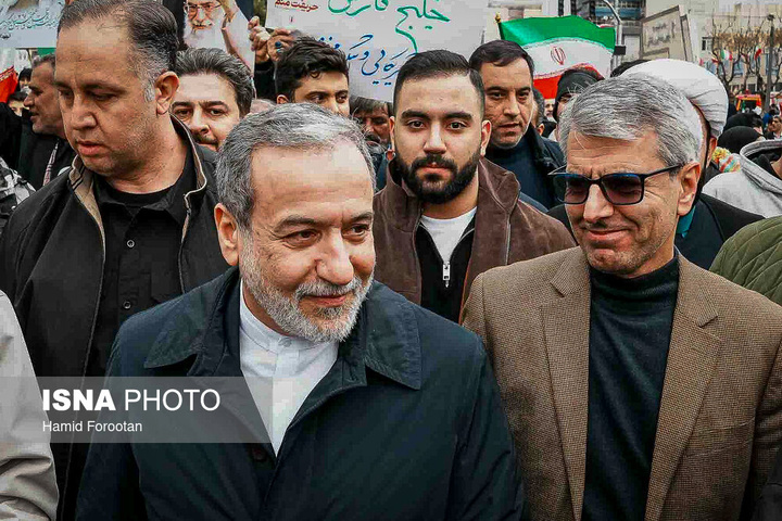 حضور جمعی از مسئولان در راهپیمایی ۲۲ بهمن - تهران