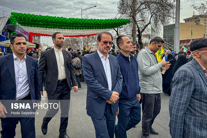 حضور جمعی از مسئولان در راهپیمایی ۲۲ بهمن - تهران