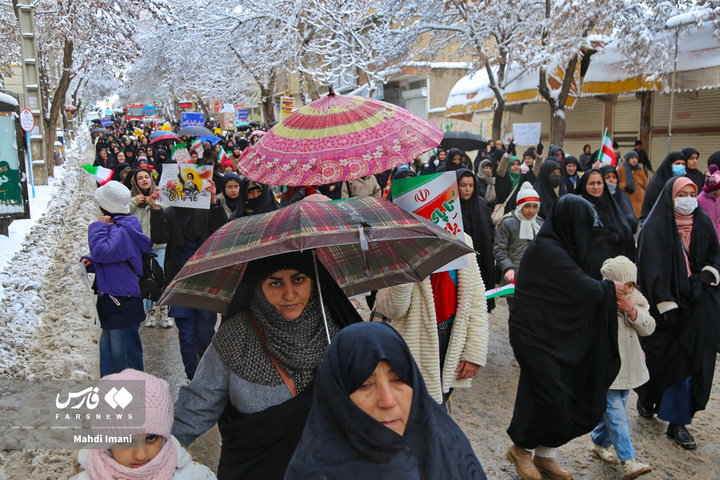 حضور حماسی مردم اهر در ۲۲  بهمنِ برفی